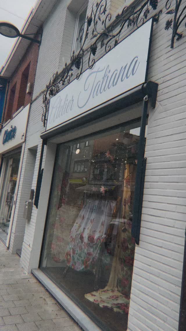 De etalage van Boutique Tatiana aan de Boomstraat in Bornem